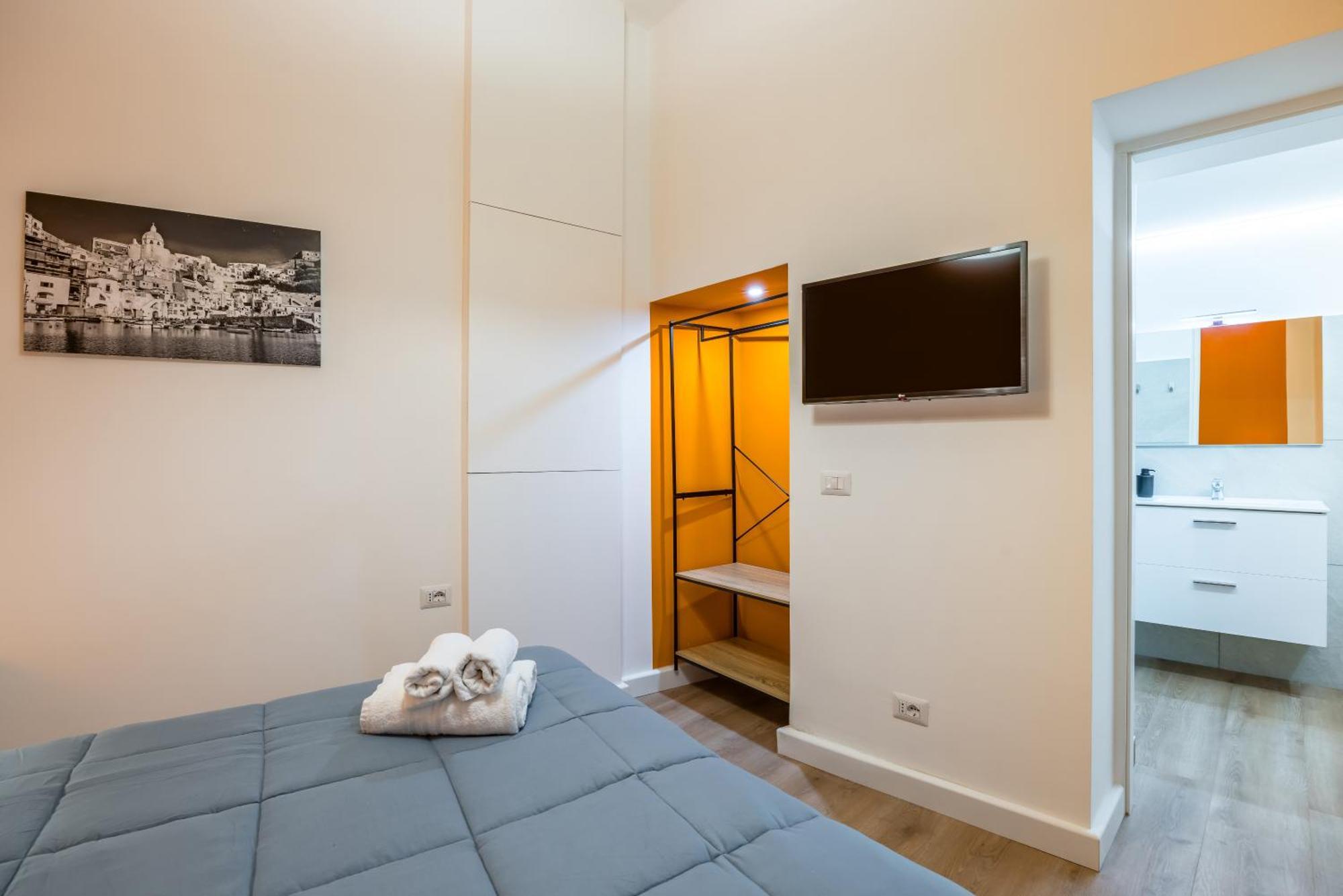Lioy 25 By Napoliapartments Екстер'єр фото