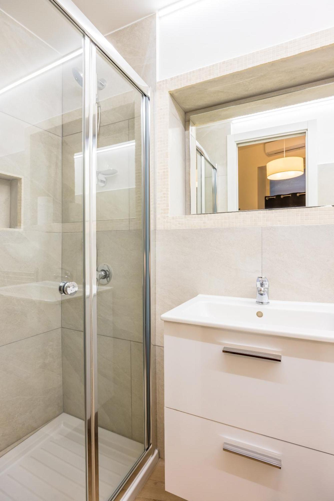 Lioy 25 By Napoliapartments Екстер'єр фото