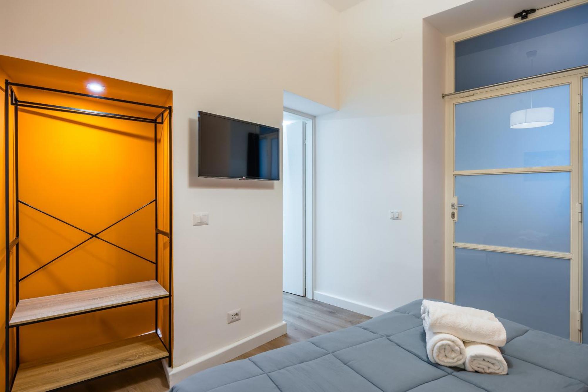 Lioy 25 By Napoliapartments Екстер'єр фото